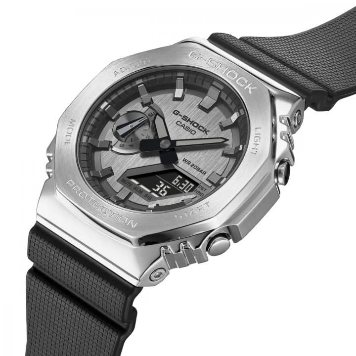 Casio g shock gm2100 black silver Black