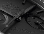 Omegg_a Speedmaster Dark Side of the Moon full black and black niddle