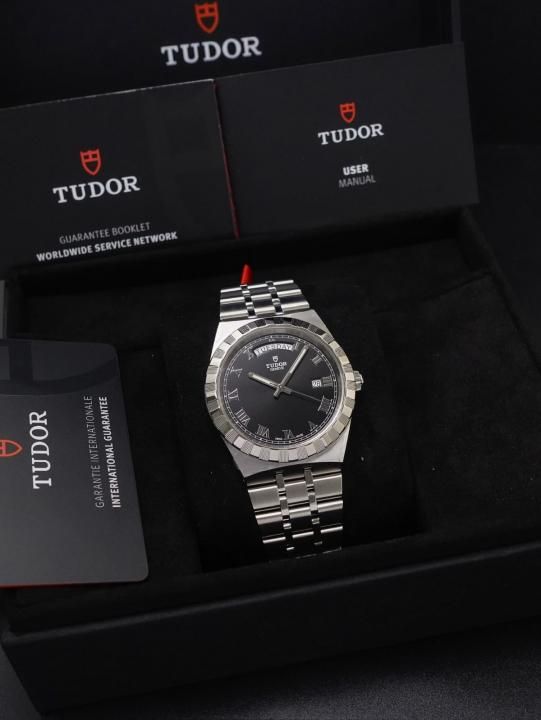 Tudor Royal automatic silver Black