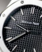 Audemaar_s Piguet Royal Oak Quartz Silver-Black