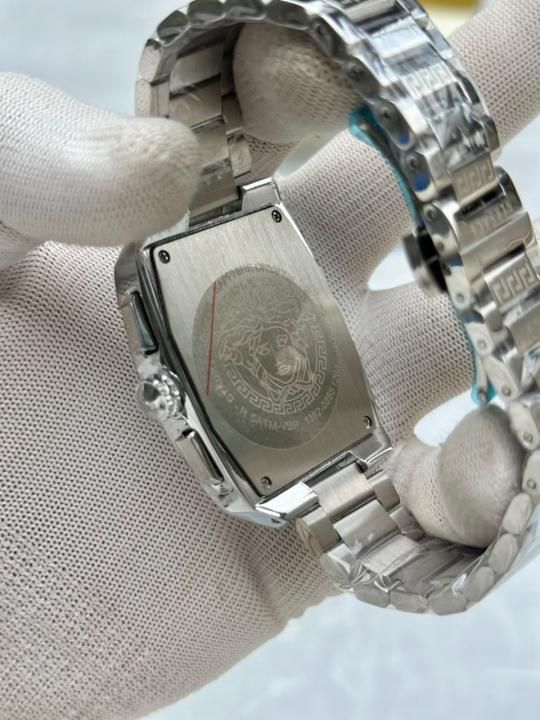 Versace Square Chain Reaction