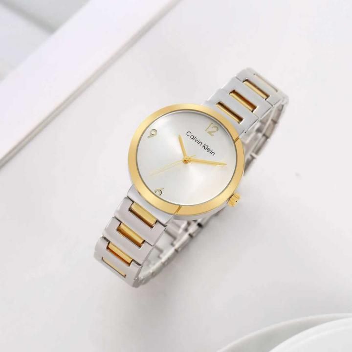 Calvin Kleii_n Eccentric 2Ton Gold White